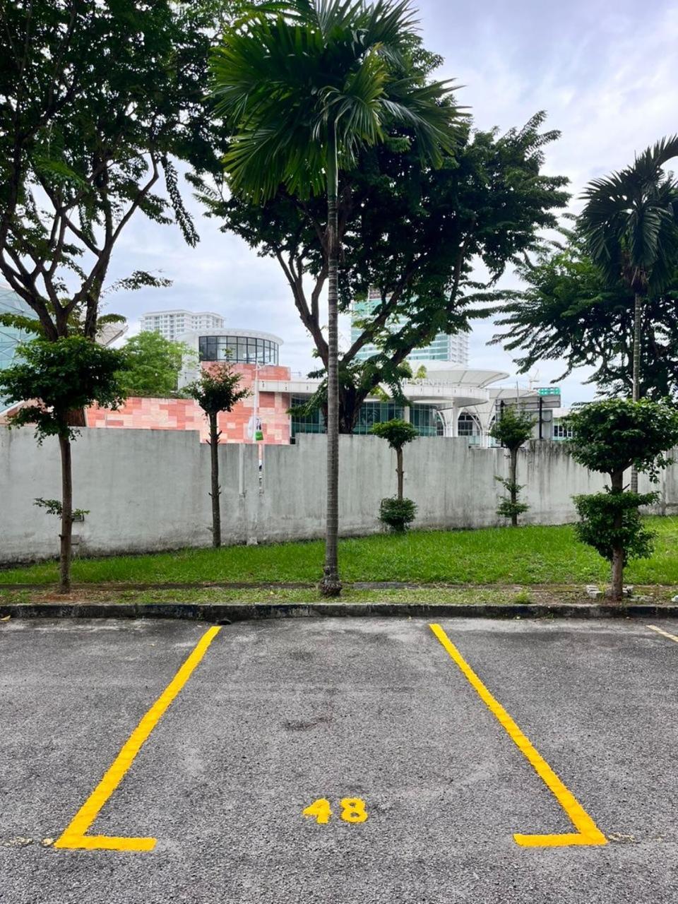 Spice Tunas 3B2B House Bayan Lepas Buitenkant foto